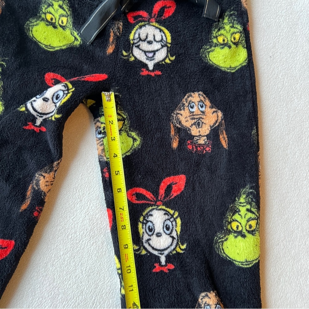 Dr. Seuss Pajama Pants Women's Size M Grinch & Cindy Lou Print Black - Picture 12 of 13